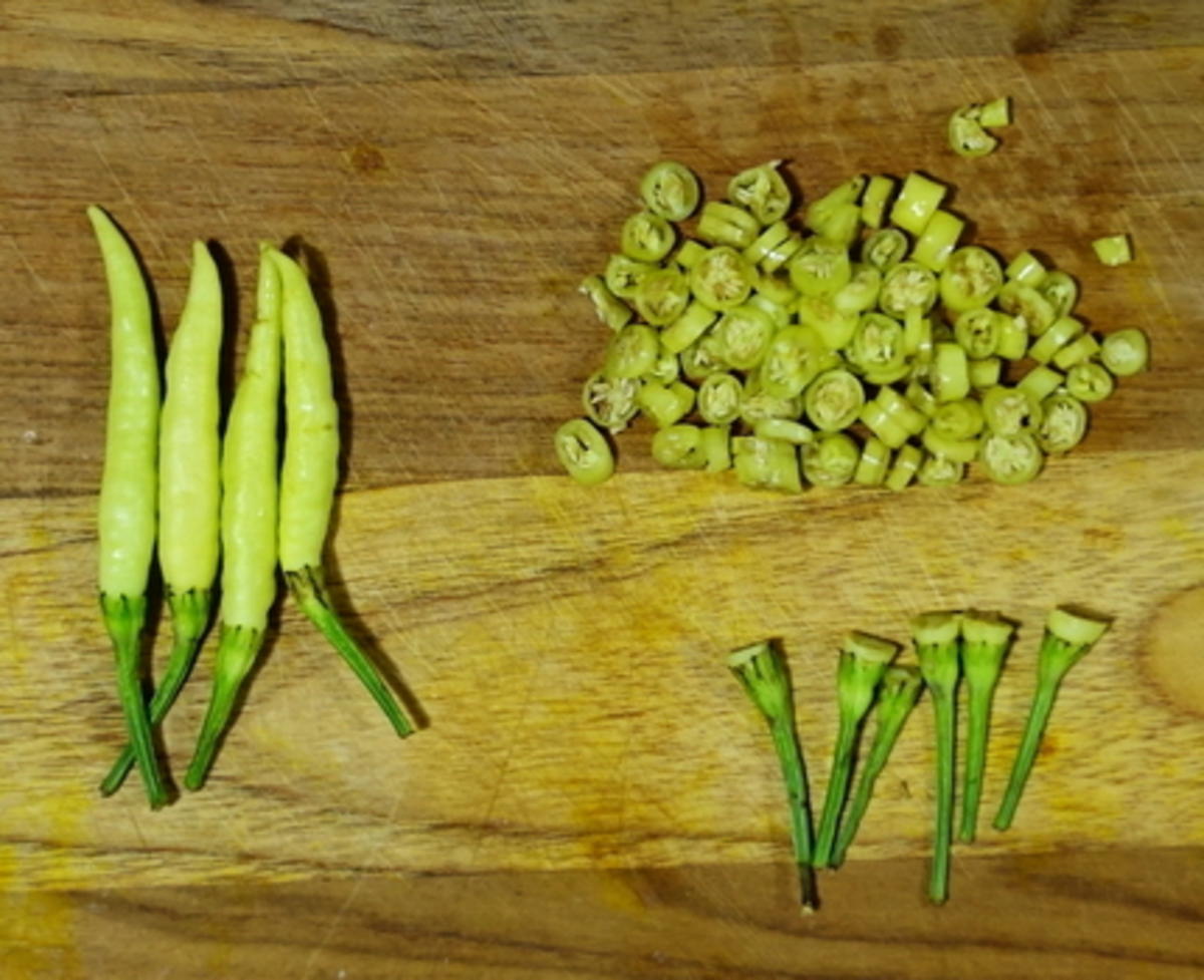 Scharfe Zucchini-Rouladen mit Rindfleisch- und Gemüsefüllung - Rezept - Bild Nr. 7