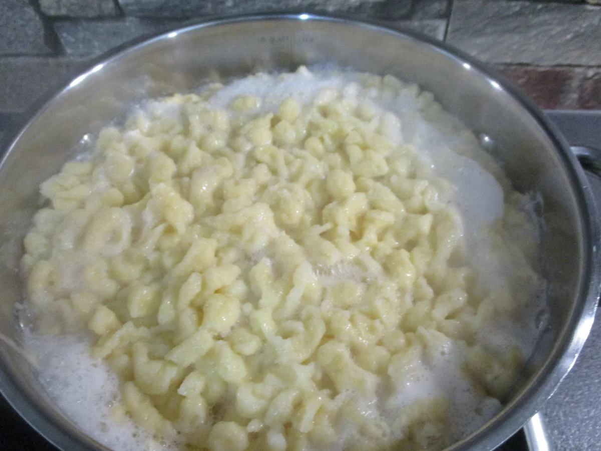 Mini - Mehlknödelchen  mit Speck - Rezept - Bild Nr. 8