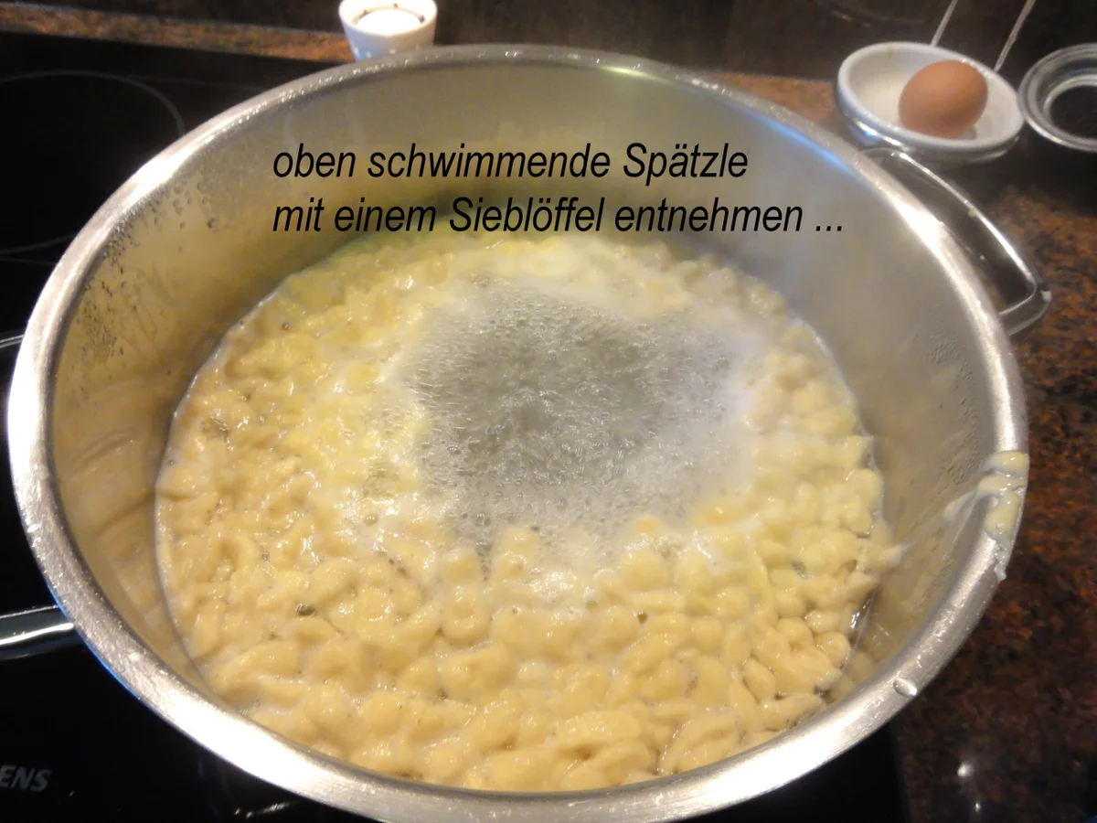 Rezept: Pasta: KÄSESPÄTZLE (Knöpfle) Bild Nr. 8 Pasta: KÄSESPÄTZLE (Knöpfle) - Rezept - Bild Nr. 8