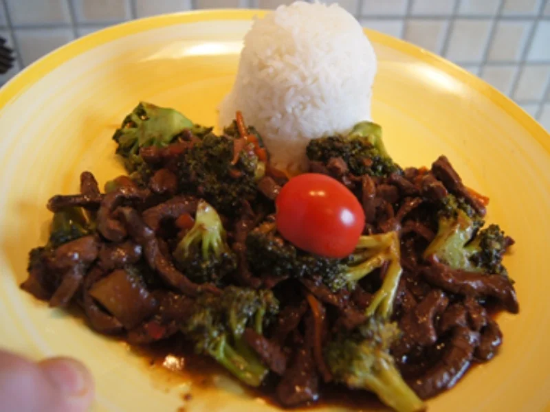 Rindfleisch mit Brokkoli und Basmatireis - Rezept - Bild Nr. 2