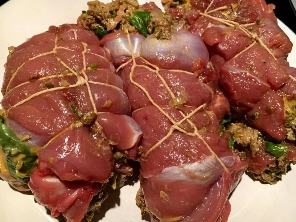 Kitzroulade mit Steinpilz-Pistazien Füllung auf Tagliatelle - Rezept - Bild Nr. 7