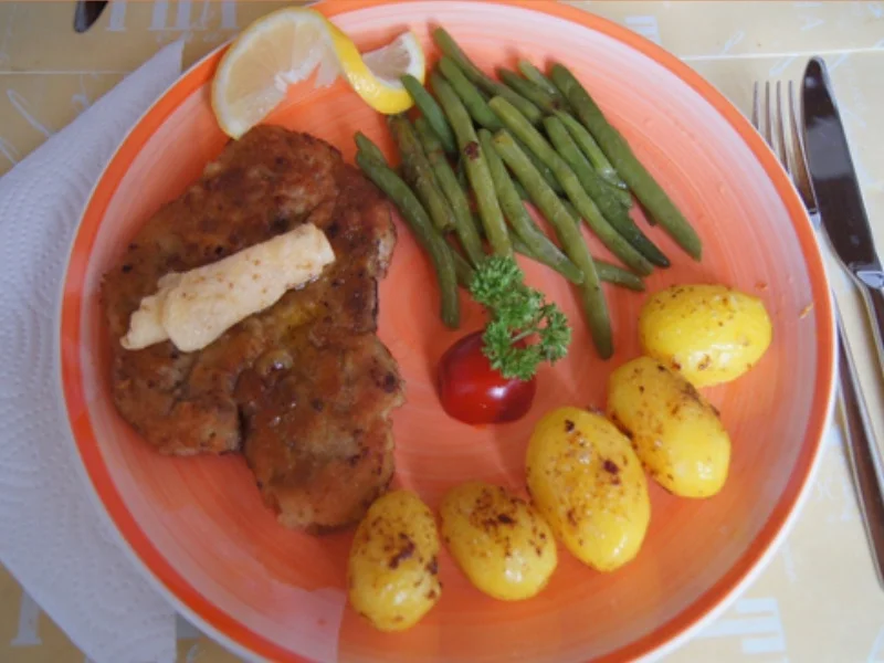 Rezept: Panierte Lummer-Koteletts mit Buschbohnen und Drillingen Bild Nr. 2 Panierte Lummer-Koteletts mit Buschbohnen und Drillingen - Rezept - Bild Nr. 2