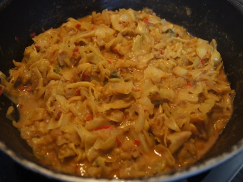 Scharf, pikanter Spitzkohl mit Mettbällchen und Möhren-Kartoffel-Stampf - Rezept - Bild Nr. 13