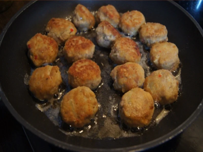 Scharf, pikanter Spitzkohl mit Mettbällchen und Möhren-Kartoffel-Stampf - Rezept - Bild Nr. 17