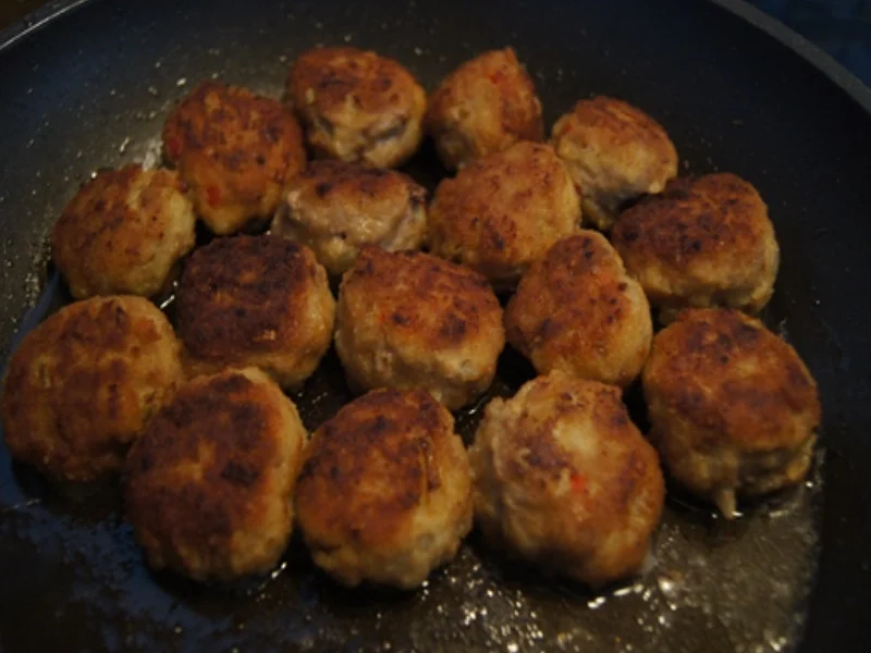 Scharf, pikanter Spitzkohl mit Mettbällchen und Möhren-Kartoffel-Stampf - Rezept - Bild Nr. 18