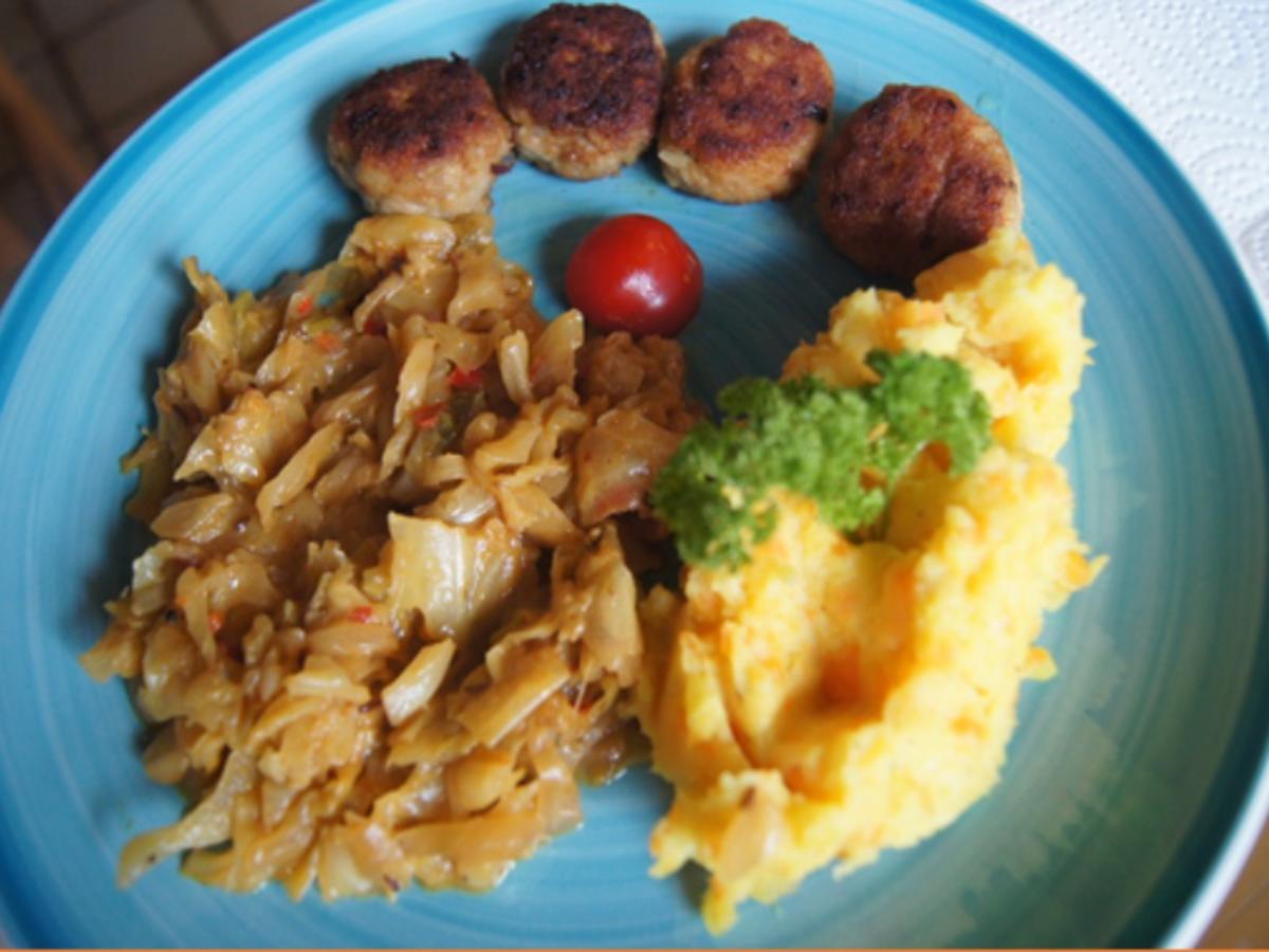 Scharf, pikanter Spitzkohl mit Mettbällchen und Möhren-Kartoffel-Stampf - Rezept - Bild Nr. 24