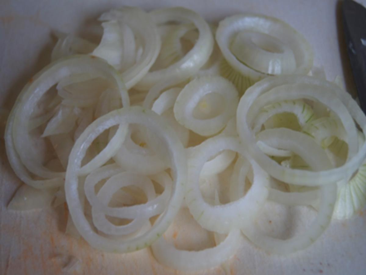 Matjesfilet mit Sauce Sylter Art, Buschbohnen und Pellkartoffeln ...