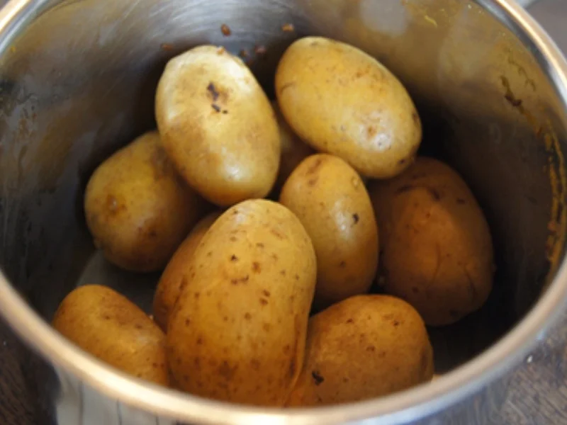Matjesfilet mit Sauce Sylter Art, Buschbohnen und Pellkartoffeln - Rezept - Bild Nr. 8