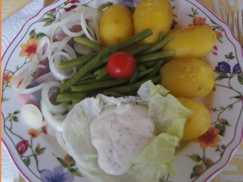 Matjesfilet mit Sauce Sylter Art, Buschbohnen und Pellkartoffeln - Rezept - Bild Nr. 9