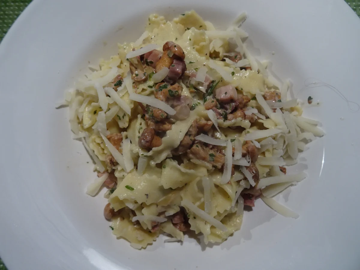 Reginette con finferli e salsa di panna - Rezept - Bild Nr. 2