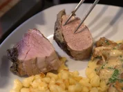 Schweinefilet mit Pilzfarce, Knöpfle, Mischpilzpfanne und etwas Grünem - Rezept - Bild Nr. 2