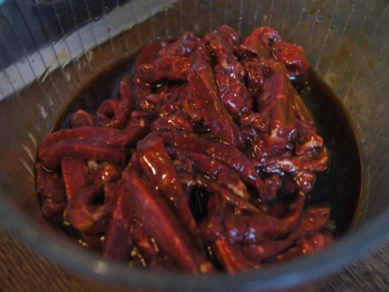 Rindfleisch mit Zuckerschoten im Wok und gelber Basmatireis - Rezept - Bild Nr. 7