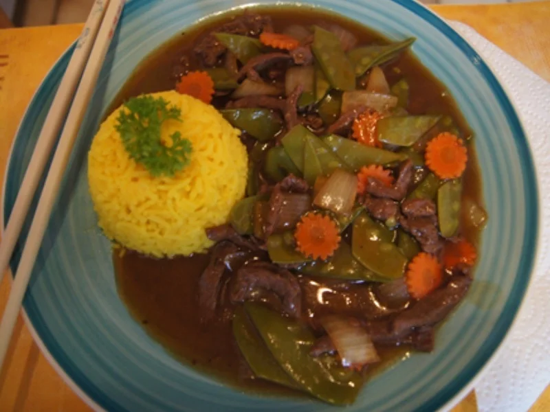 Rindfleisch mit Zuckerschoten im Wok und gelber Basmatireis - Rezept - Bild Nr. 20
