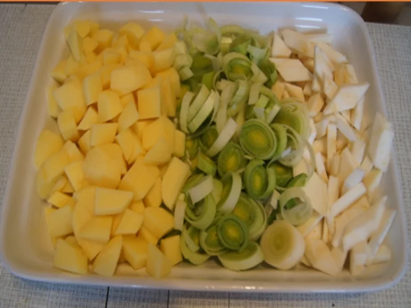 Rezept: Linsensuppe mit Gemüse und Fleischwurst Bild Nr. 9868 Linsensuppe mit Gemüse und Fleischwurst - Rezept - Bild Nr. 9868