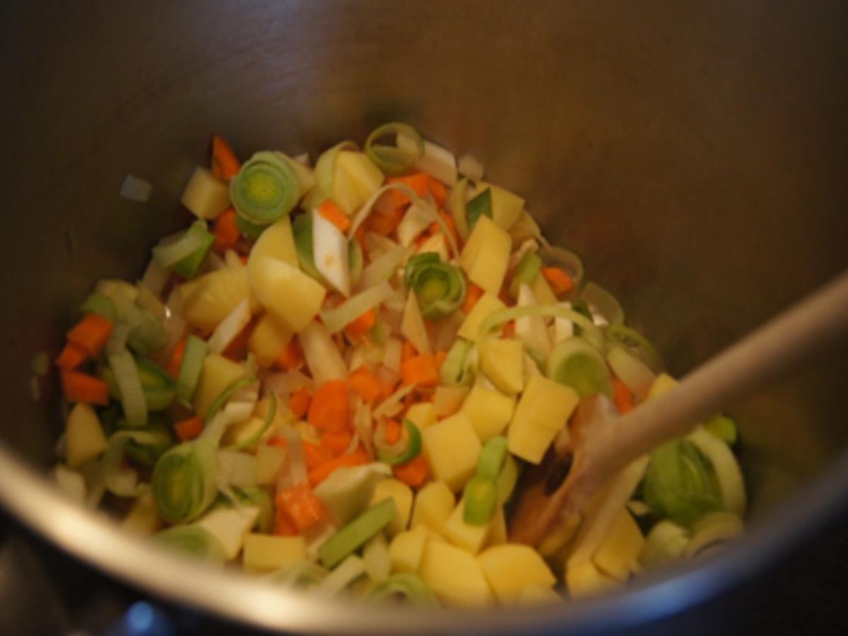 Linsensuppe mit Gemüse und Fleischwurst - Rezept - kochbar.de