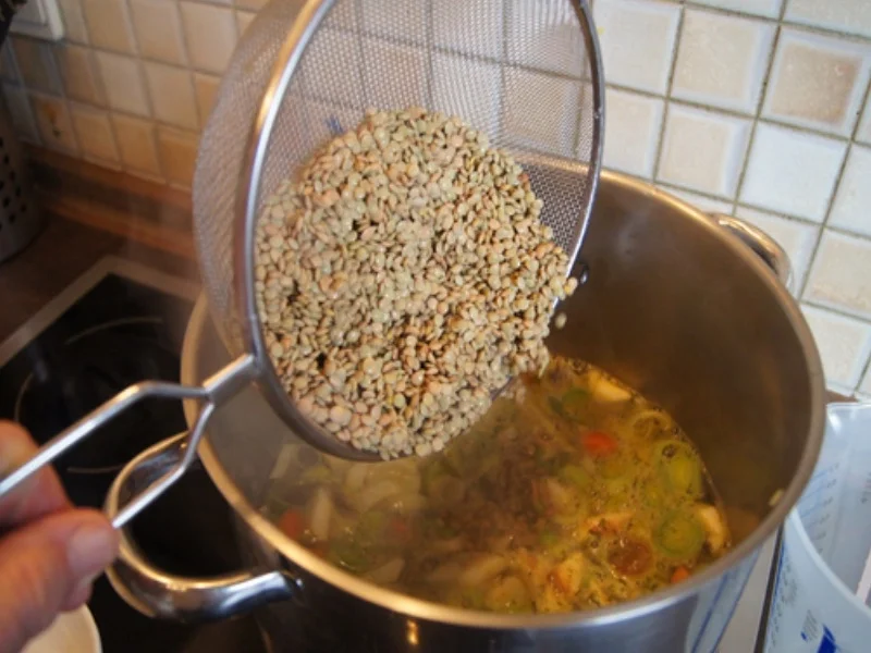 Rezept: Linsensuppe mit Gemüse und Fleischwurst Bild Nr. 9873 Linsensuppe mit Gemüse und Fleischwurst - Rezept - Bild Nr. 9873