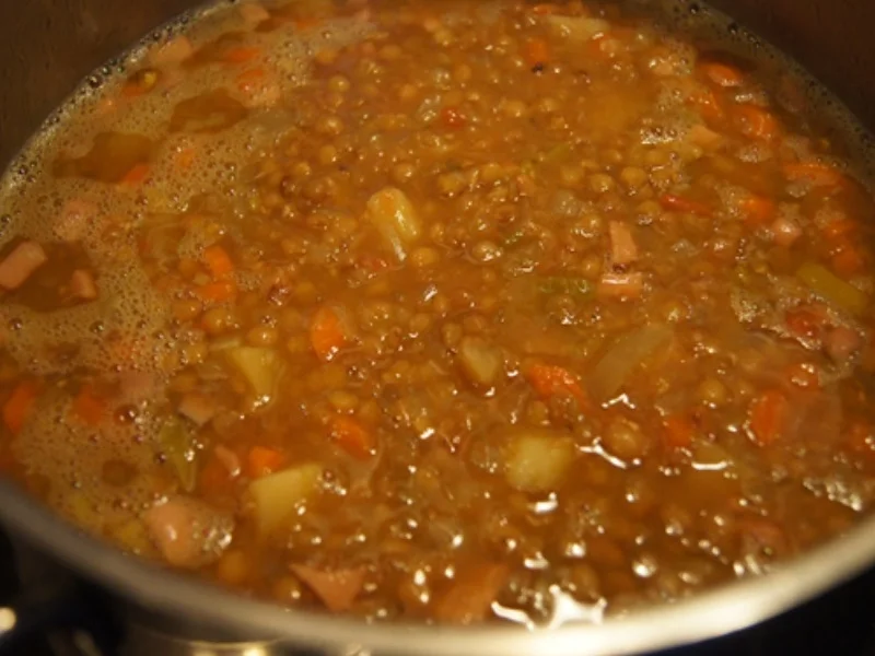 Rezept: Linsensuppe mit Gemüse und Fleischwurst Bild Nr. 9875 Linsensuppe mit Gemüse und Fleischwurst - Rezept - Bild Nr. 9875