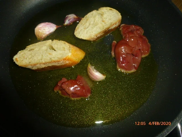 Kaninchen mit Knoblauch und Mandeln - Rezept - Bild Nr. 3