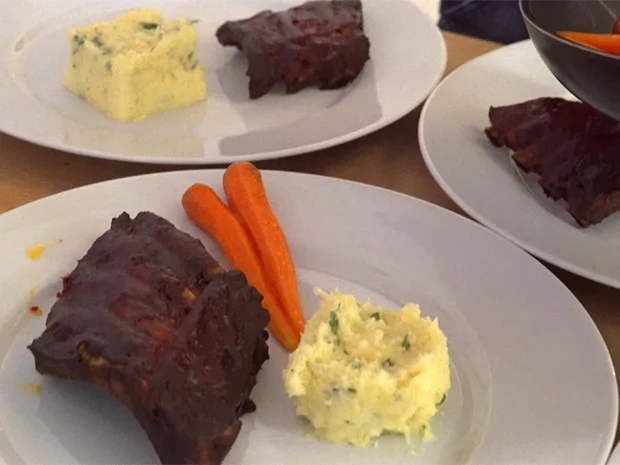 BBQ Spare Ribs mit Knoblauchstampf und Baby-Karotten - Rezept - Bild Nr. 3