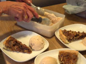 Pecan-Kuchen mit Zimteis - Rezept - Bild Nr. 3