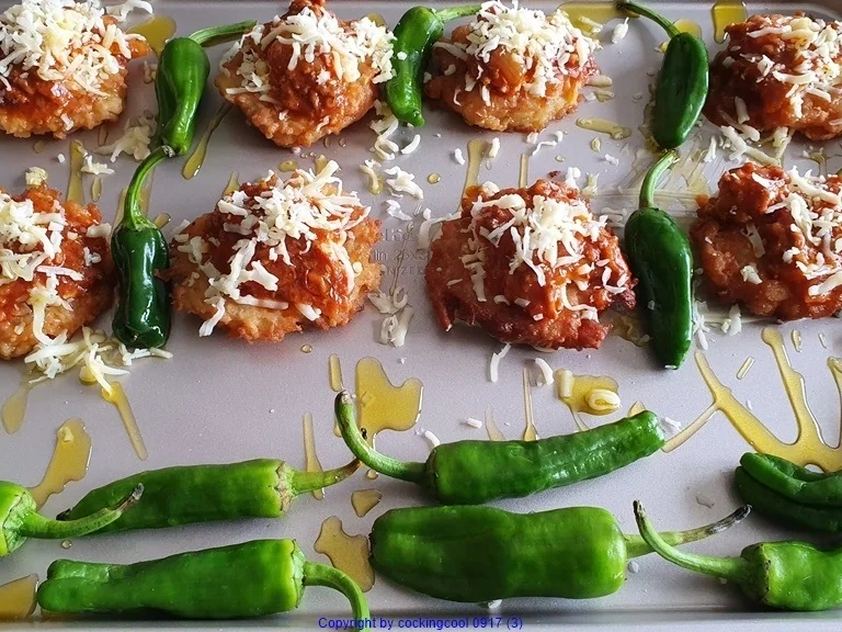 Mini Röstis, Bolognese, geraspelter Käse nach Wahl - Rezept - Bild Nr. 7