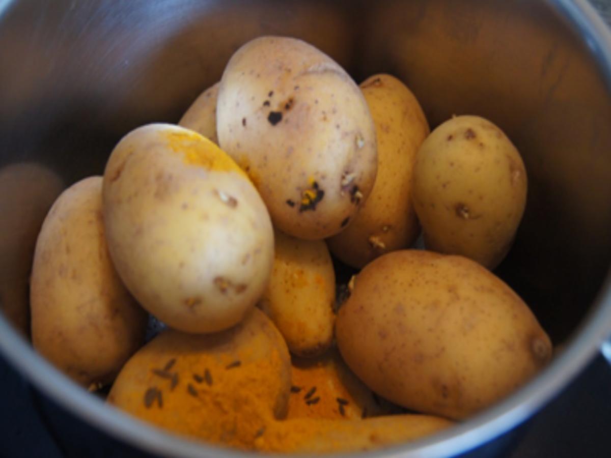 Apfel-Matjesfilet-Salat mit Pellkartoffeln - Rezept - kochbar.de