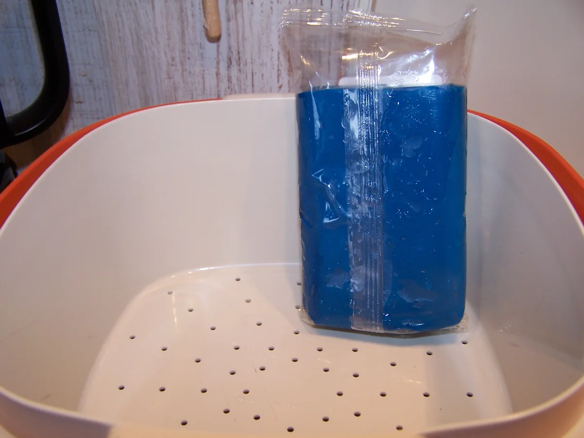 Geburtstags Kuchen für meine kleine Enkelin Marie , Rainbow Dash Pony - Rezept - Bild Nr. 15