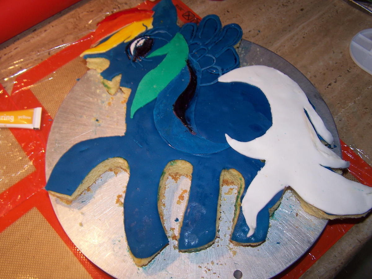 Geburtstags Kuchen für meine kleine Enkelin Marie , Rainbow Dash Pony - Rezept - Bild Nr. 21