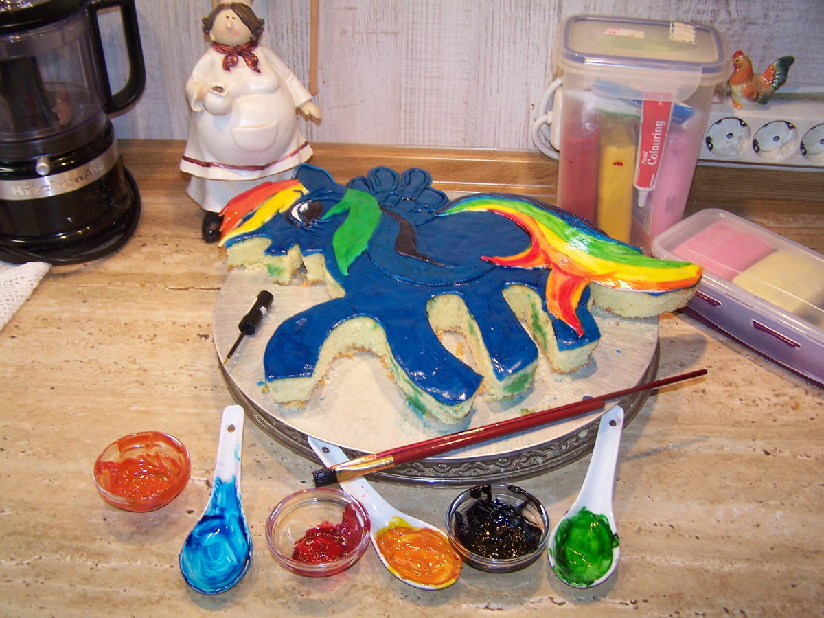 Geburtstags Kuchen für meine kleine Enkelin Marie , Rainbow Dash Pony - Rezept - Bild Nr. 23