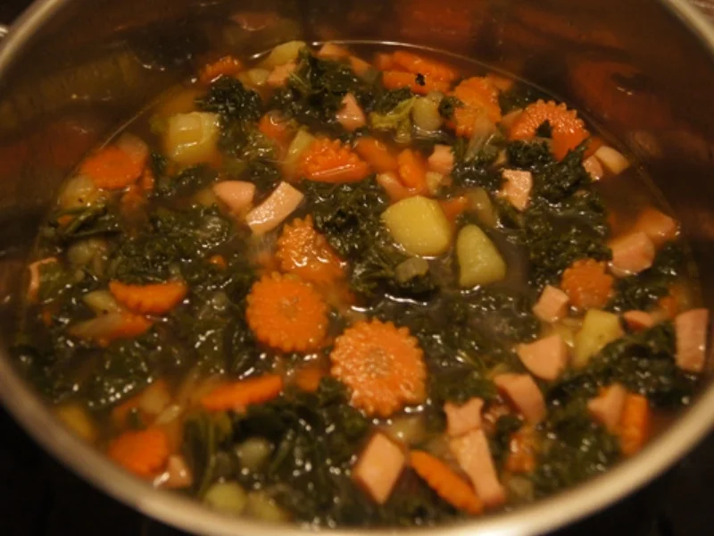 Grünkohleintopf mit Gemüse und Fleischwurst - Rezept - Bild Nr. 24