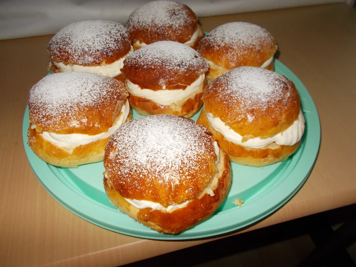 Rezept: SEMLOR Bild Nr. 3 SEMLOR - Rezept - Bild Nr. 3