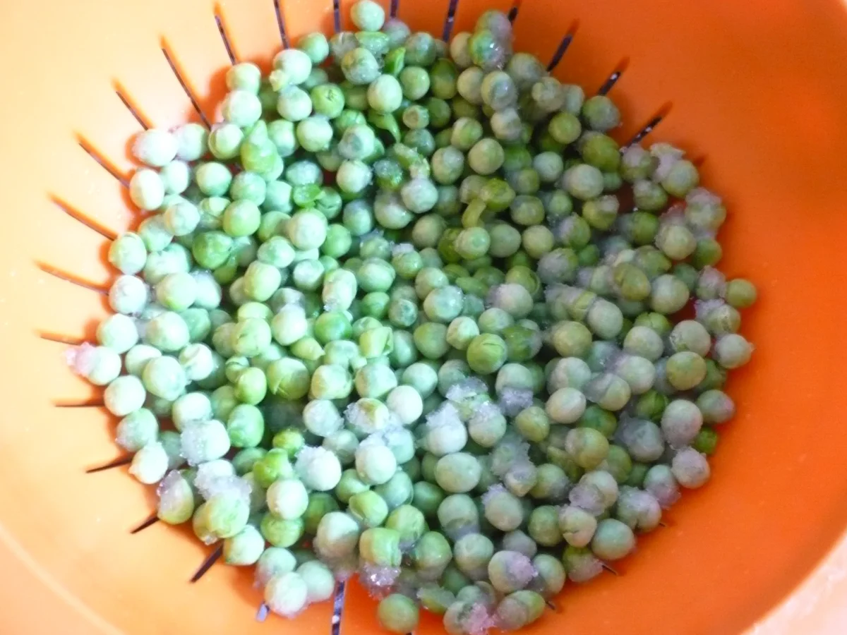 Chicoree mit Räucherlachs und Erbsen - Rezept - Bild Nr. 3