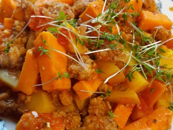 Rezept: Hackfleischpfanne mit Süßkartoffel Bild Nr. 2 Hackfleischpfanne mit Süßkartoffel - Rezept - Bild Nr. 2