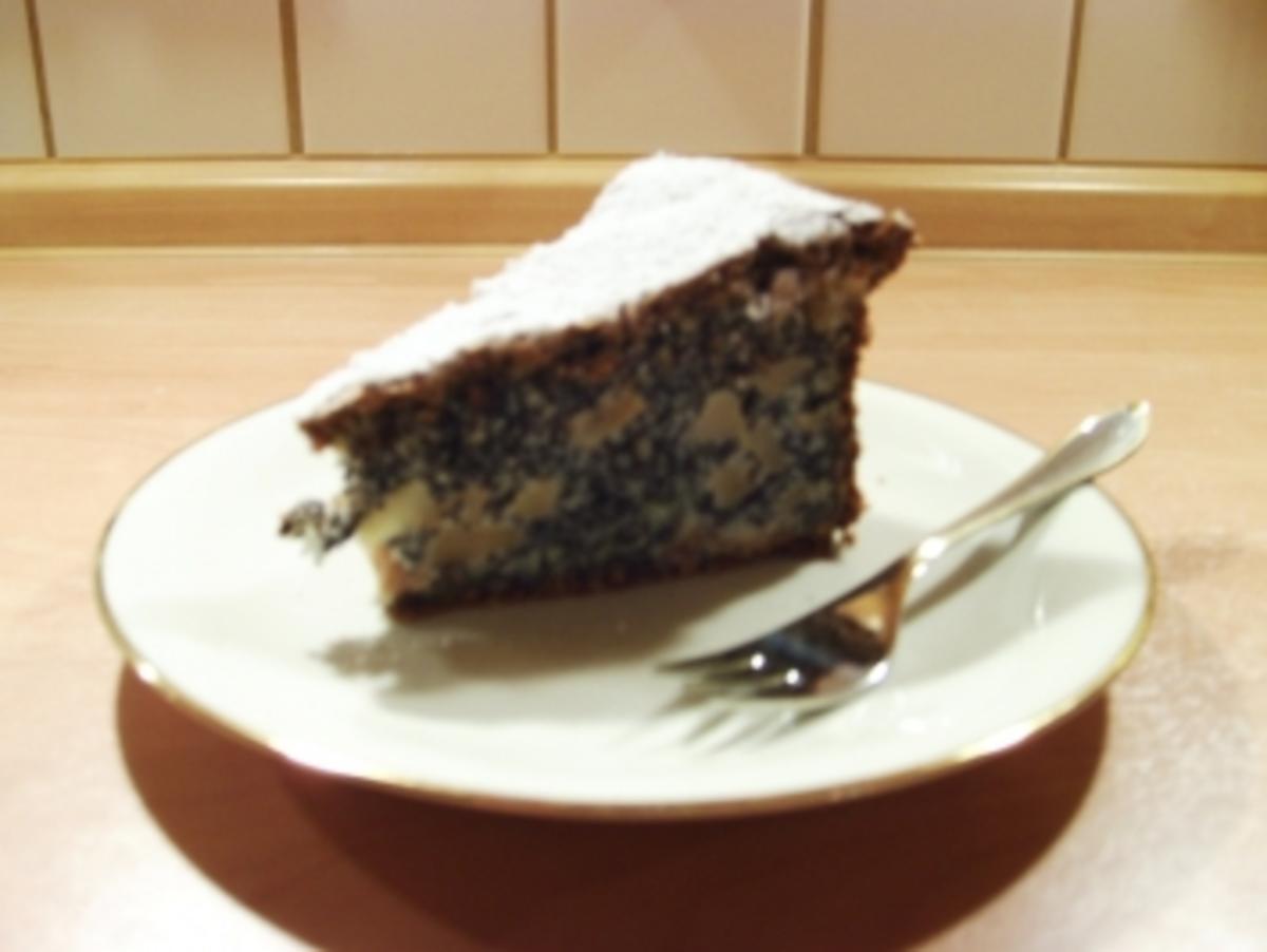 Mohntorte mit Apfelstückchen - Rezept