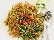 Gebratene, würzige Glasnudeln mit Krabben - Bami Goreng Udang - Rezept - Bild Nr. 2