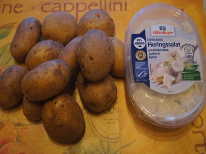 Weißer Heringssalat mit Pellkartoffeln - Rezept - Bild Nr. 3