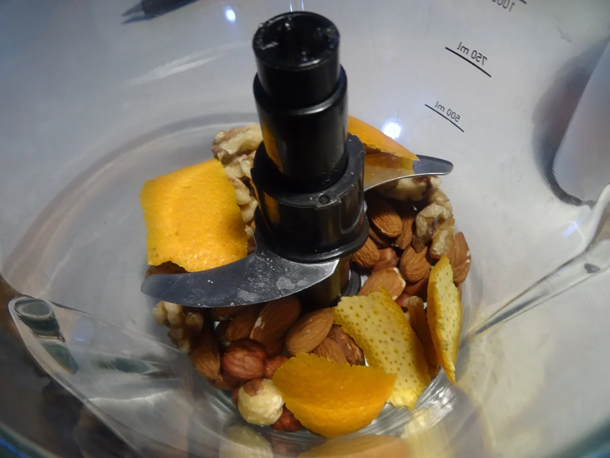 Ciambellone all' arancia e noccioline - Rezept - Bild Nr. 7