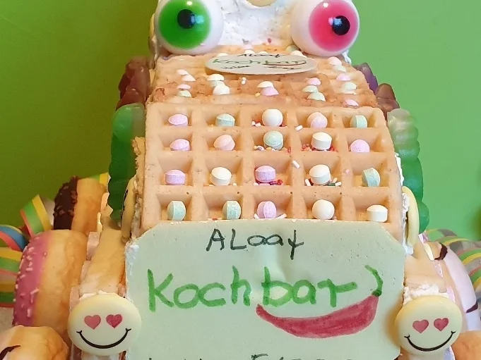 „De Zoch kütt“ Karnevalistische Torte = kochbar Challenge 2.0 (Februar 2020) - Rezept - Bild Nr. 9892