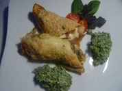 Rezept: "Crespelle" mit zweierlei Füllung und Spinat-Frischkäse-Nocken Bild Nr. 9874 "Crespelle" mit zweierlei Füllung und Spinat-Frischkäse-Nocken - Rezept - Bild Nr. 9874