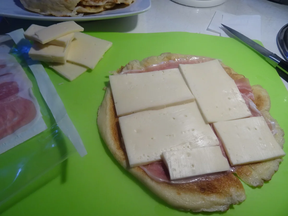 "Crespelle" mit zweierlei Füllung und Spinat-Frischkäse-Nocken - Rezept - Bild Nr. 9883