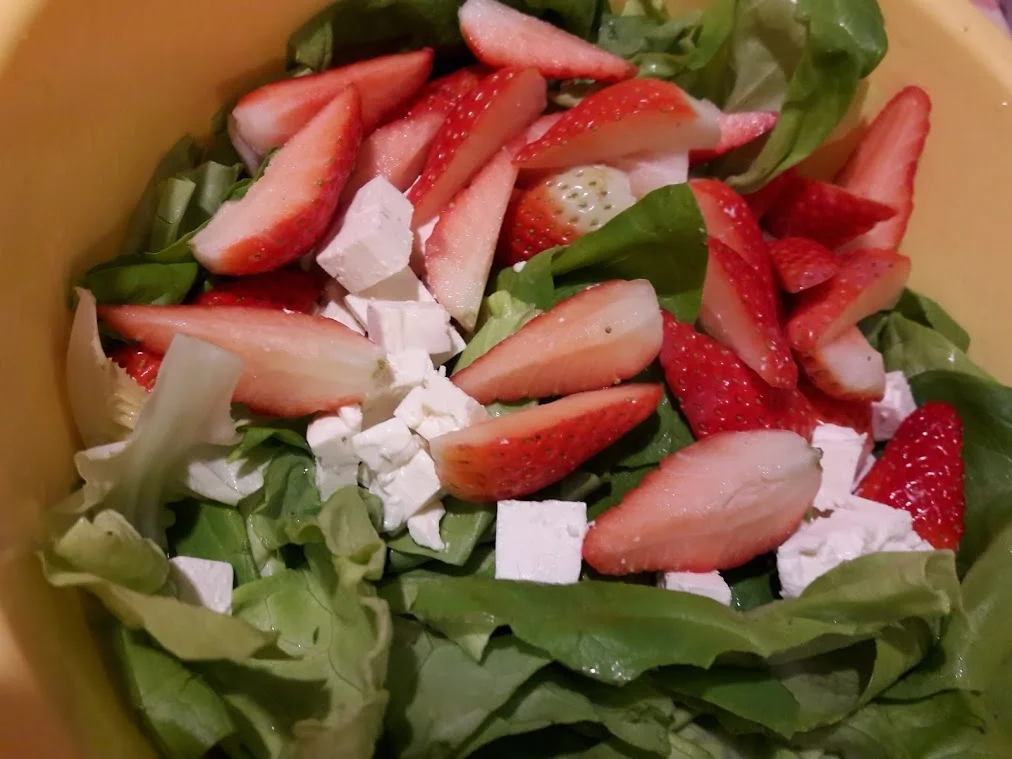 Rezept: Kopfsalat mit Erdbeeren Bild Nr. 5 Kopfsalat mit Erdbeeren - Rezept - Bild Nr. 5