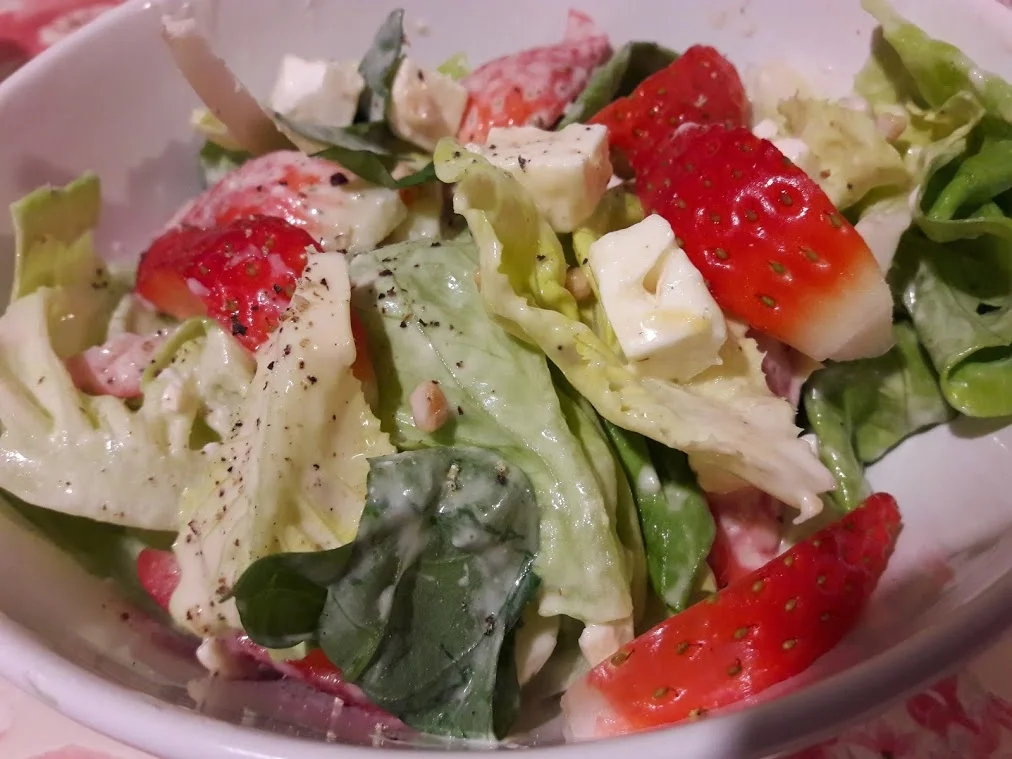 Rezept: Kopfsalat mit Erdbeeren Bild Nr. 8 Kopfsalat mit Erdbeeren - Rezept - Bild Nr. 8