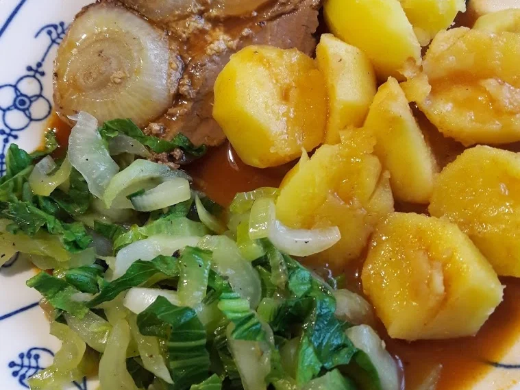 Rezept: Zwiebelfleisch - Kammbraten Bild Nr. 9905 Zwiebelfleisch - Kammbraten - Rezept - Bild Nr. 9905