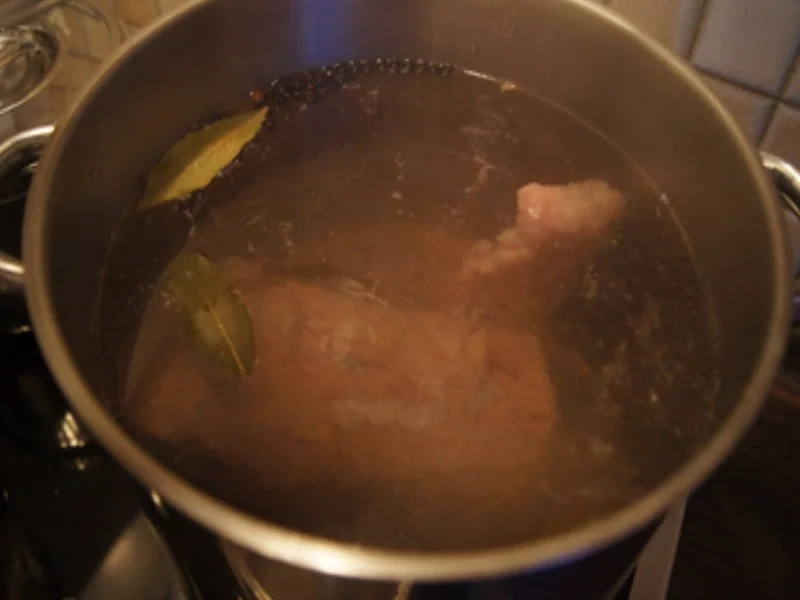 Tafelspitz mit Meerrettichsauce, Bundmöhren und Drillingen - Rezept - Bild Nr. 4