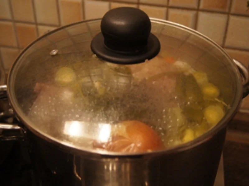 Tafelspitz mit Meerrettichsauce, Bundmöhren und Drillingen - Rezept - Bild Nr. 6