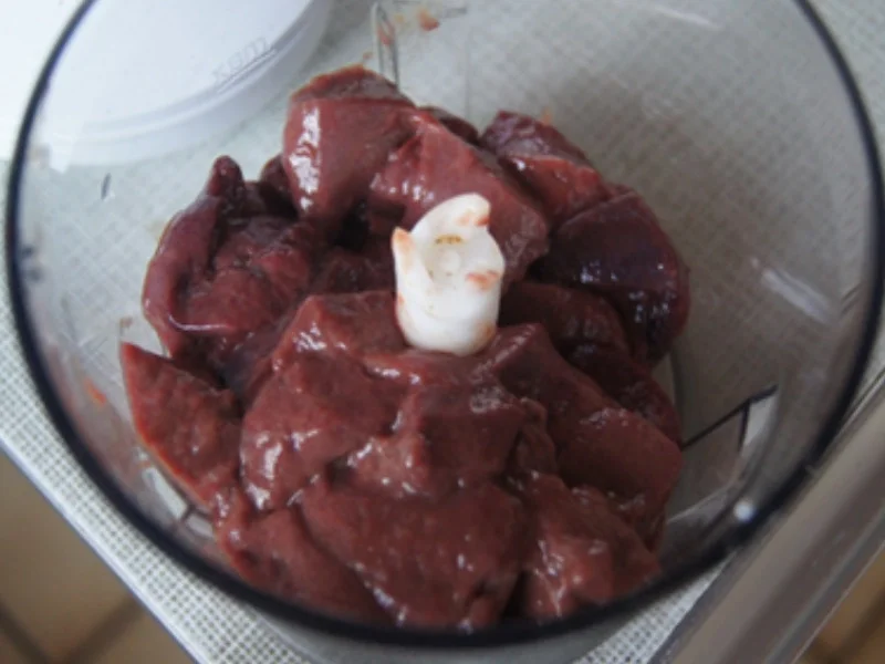 Rezept: Rindfleischsuppe mit Gemüse, Eierstich, Leberknödel und Nudeln Bild Nr. 5 Rindfleischsuppe mit Gemüse, Eierstich, Leberknödel und Nudeln - Rezept - Bild Nr. 5