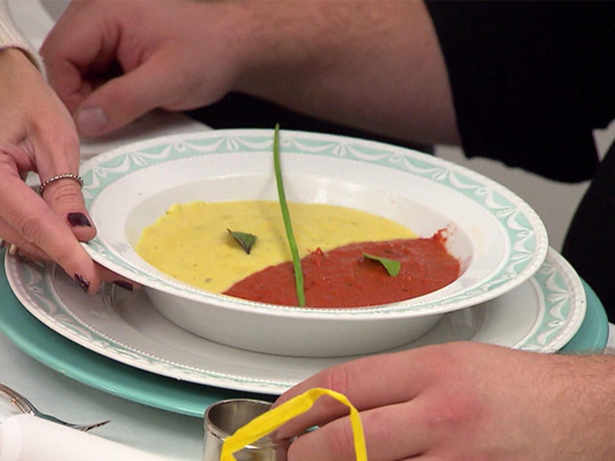 Raffinierte rote und gelbe Paprikasuppe - Rezept - kochbar.de