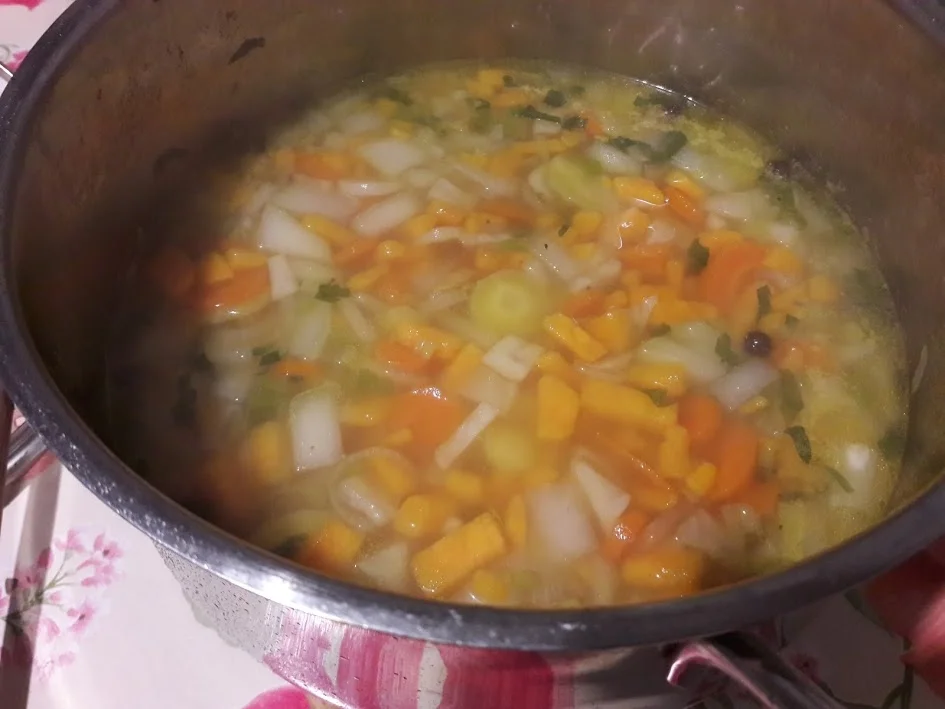 Rezept: Gemüsesuppe Bild Nr. 9 Gemüsesuppe - Rezept - Bild Nr. 9