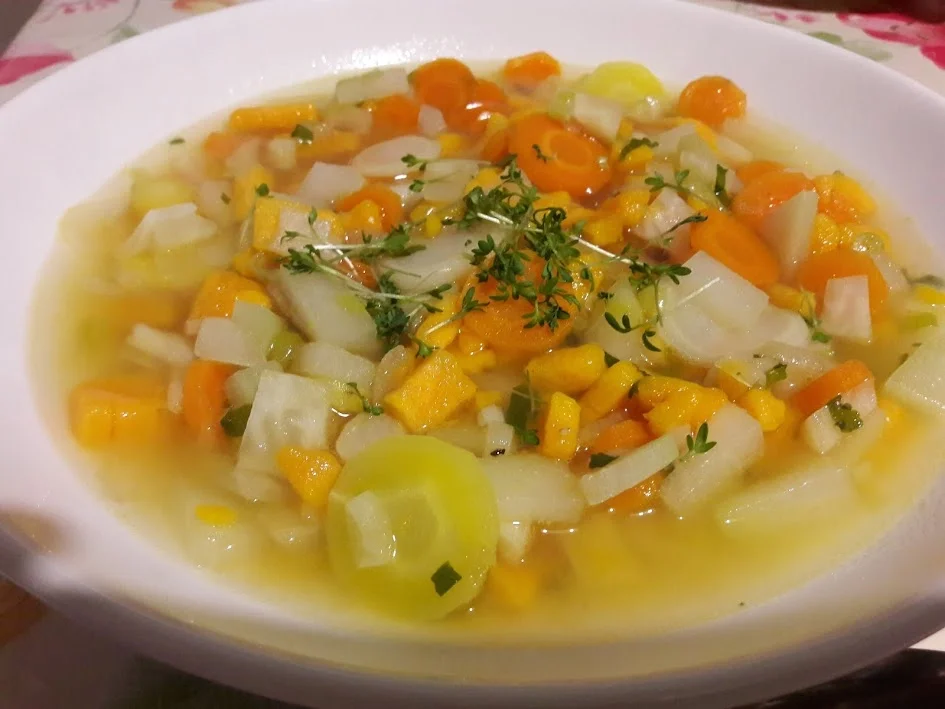 Rezept: Gemüsesuppe Bild Nr. 10 Gemüsesuppe - Rezept - Bild Nr. 10