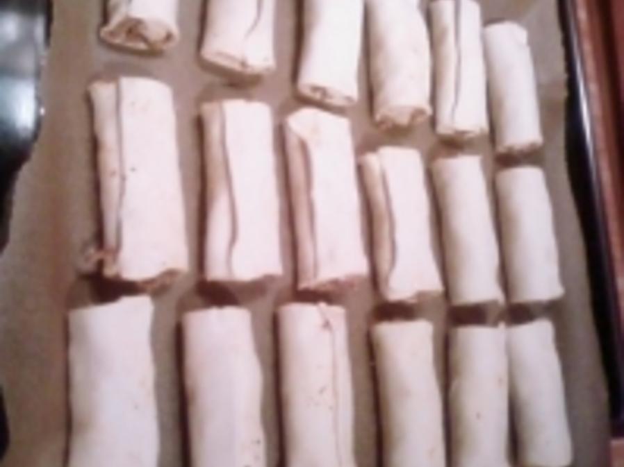 Blätterteig gefüllt mit Hackfleisch und Morzarella Käse - einfach - 286 ...